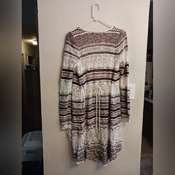 Cardigan - Picture 2 of 4